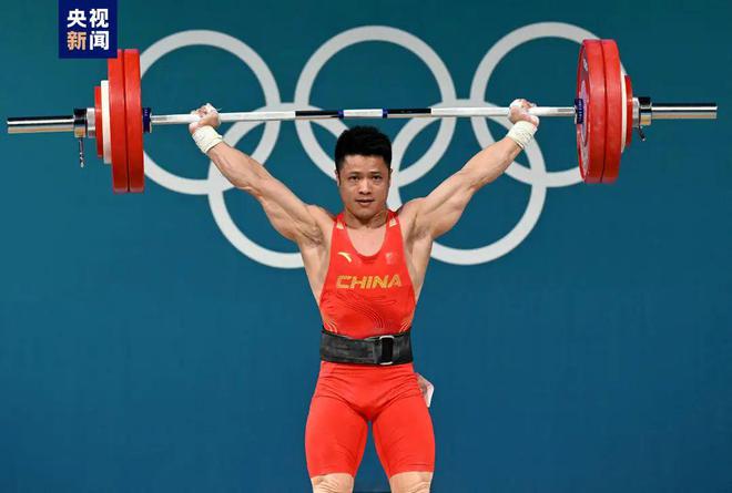 巴黎奥运会举重项目拉开战幕，中国选手李发